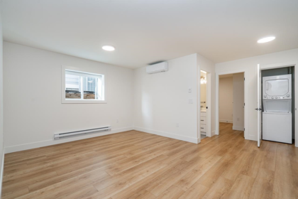 Hallway Photo of 16711 16 Avenue, Surrey, BC