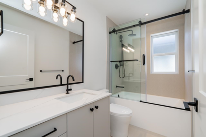 Mudroom Photo of 16711 16 Avenue, Surrey, BC