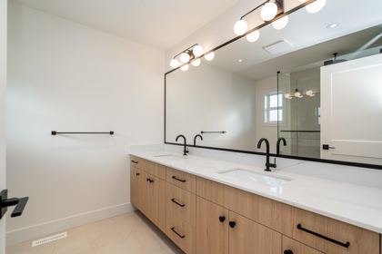 Powder Room Photo of 16711 16 Avenue, Surrey, BC