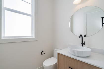 Primary Bathroom Photo of 16711 16 Avenue, Surrey, BC