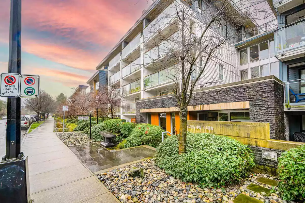Exterior Front Photo of 416 221 E 3rd Street, North Vancouver, BC