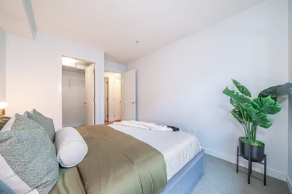 Guest Bathroom Photo of 416 221 E 3rd Street, North Vancouver, BC