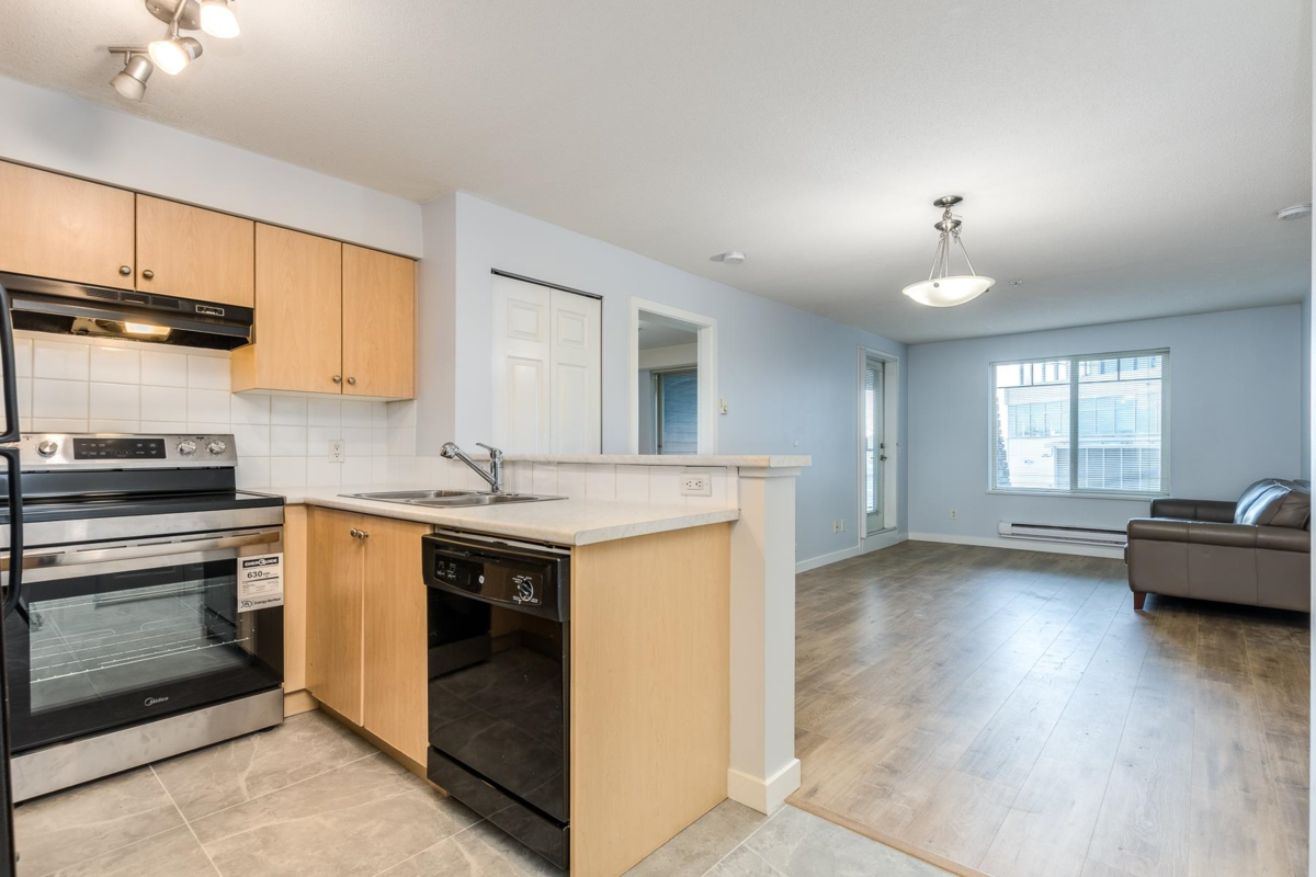 Breakfast Nook Photo of 2110 244 Sherbrooke Street, New Westminster, BC