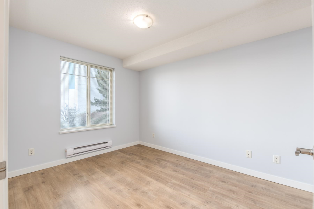 Entry Foyer Photo of 2110 244 Sherbrooke Street, New Westminster, BC