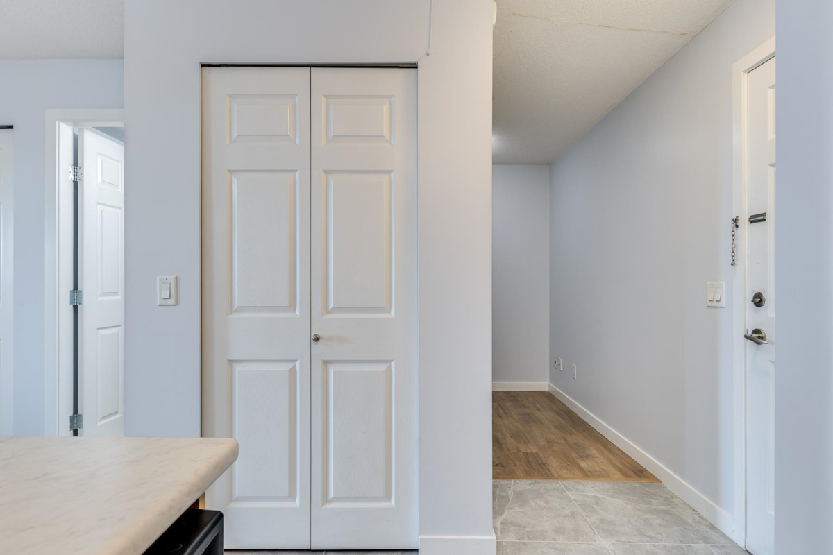 Front Yard Photo of 2110 244 Sherbrooke Street, New Westminster, BC