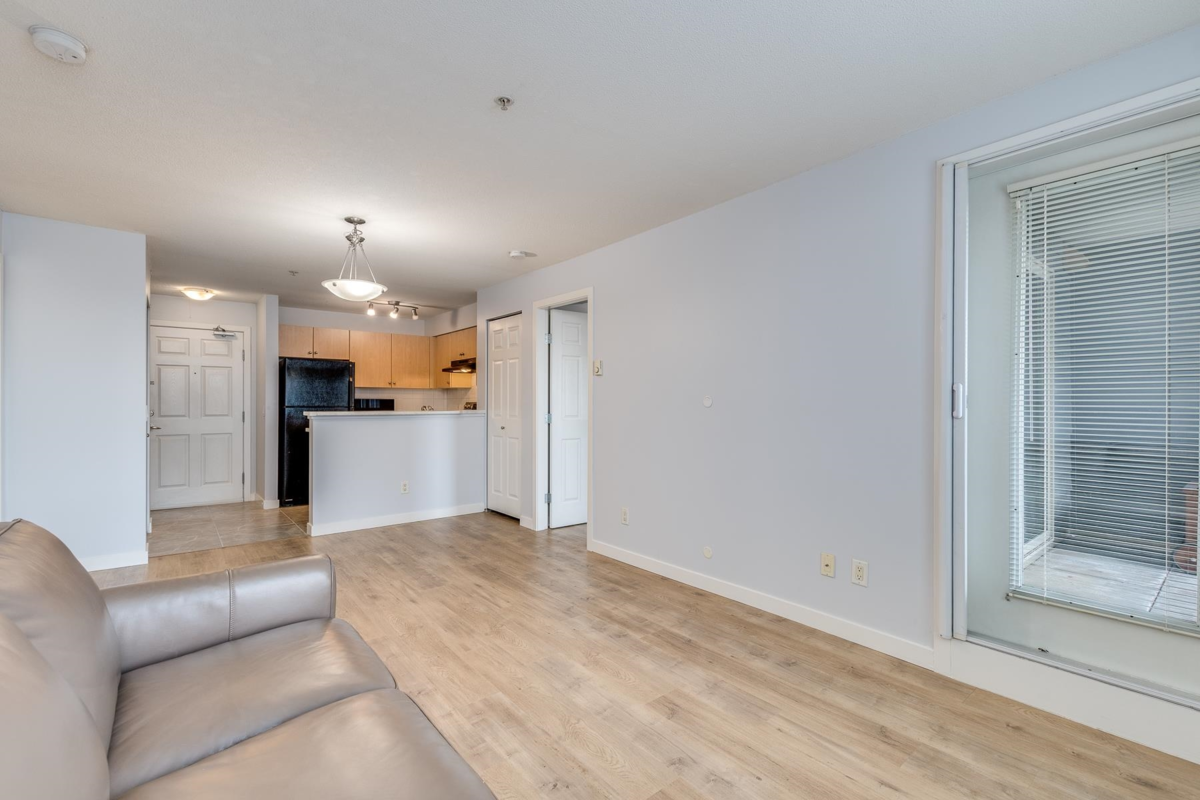 Mudroom Photo of 2110 244 Sherbrooke Street, New Westminster, BC