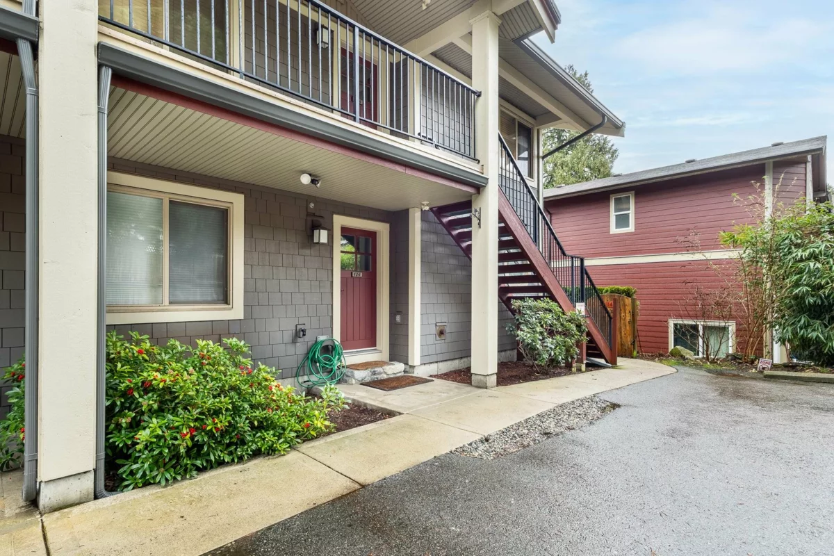 Hallway Photo of 104 414 Gower Point Road, Gibsons, BC