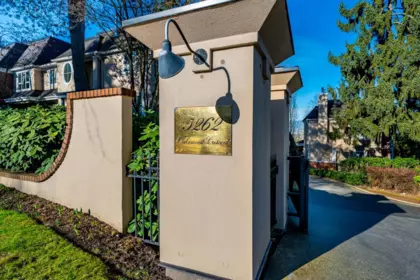 613 5262 Oakmount Crescent, Burnaby, BC, Burnaby — Apartment/Condo for sale