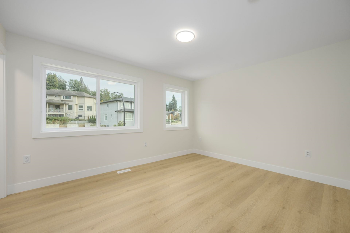 Entry Foyer Photo of 23349 Cross Road, Maple Ridge, BC
