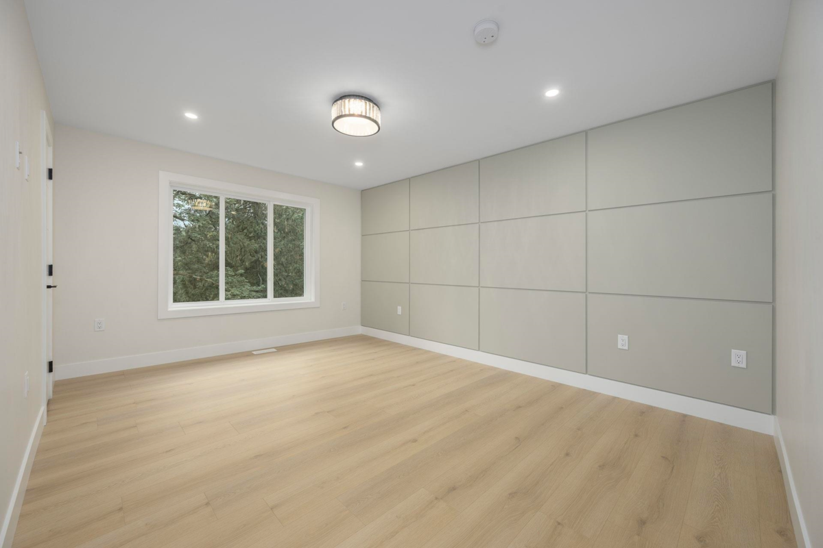 Guest Bathroom Photo of 23349 Cross Road, Maple Ridge, BC