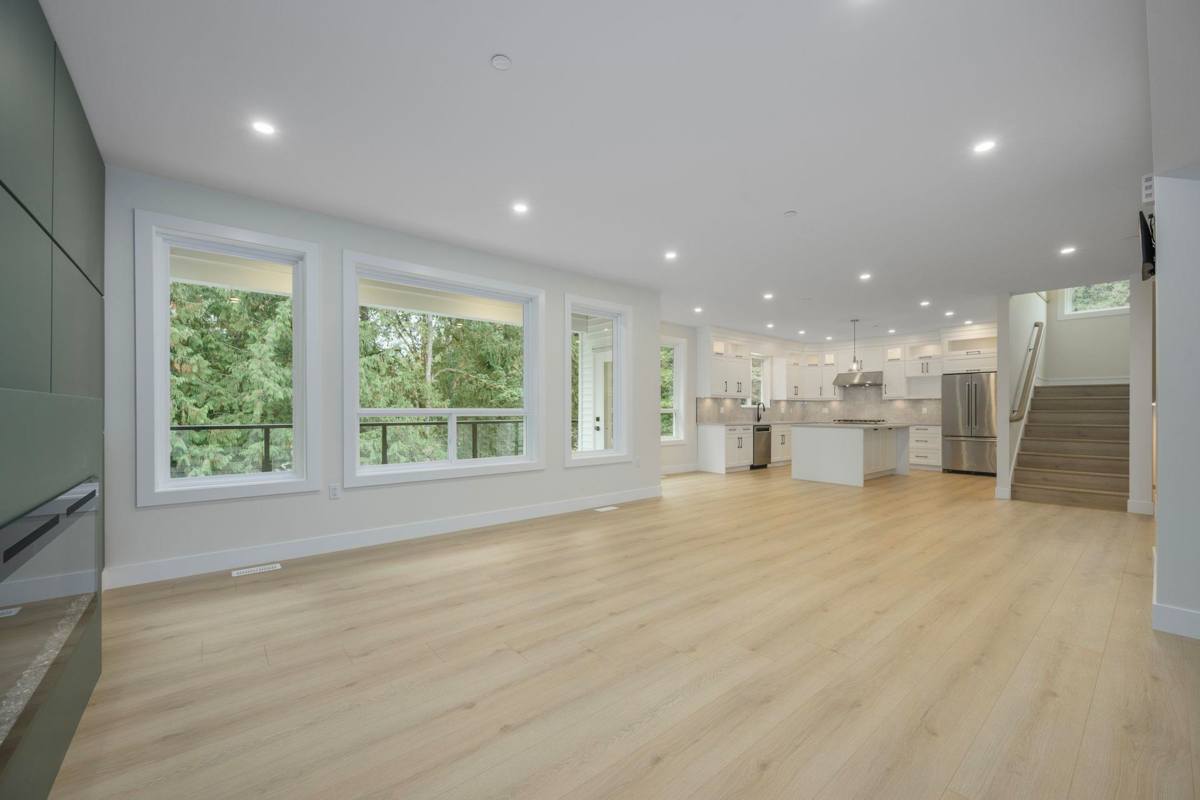 Kitchen Photo of 23349 Cross Road, Maple Ridge, BC