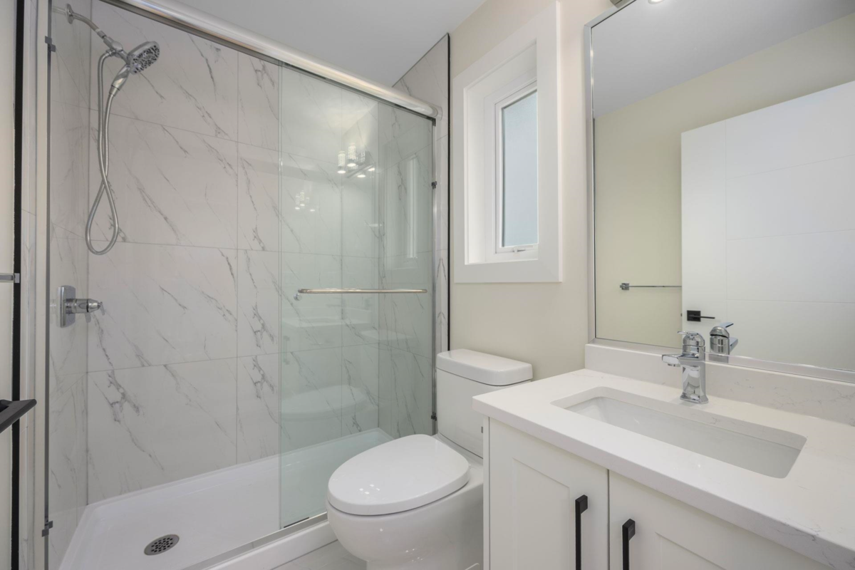 Mudroom Photo of 23349 Cross Road, Maple Ridge, BC