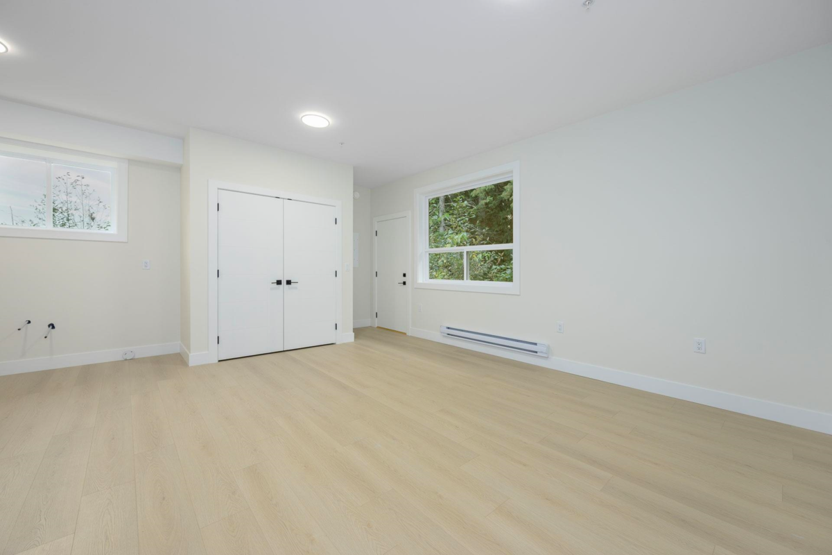 Swimming Pool Photo of 23349 Cross Road, Maple Ridge, BC