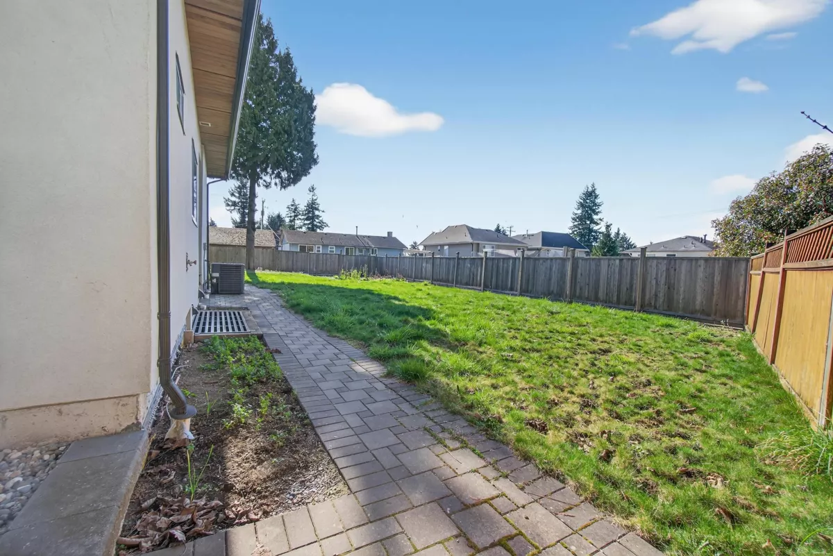 Dining Area Photo of 11890 Gilmour Crescent, Delta, BC