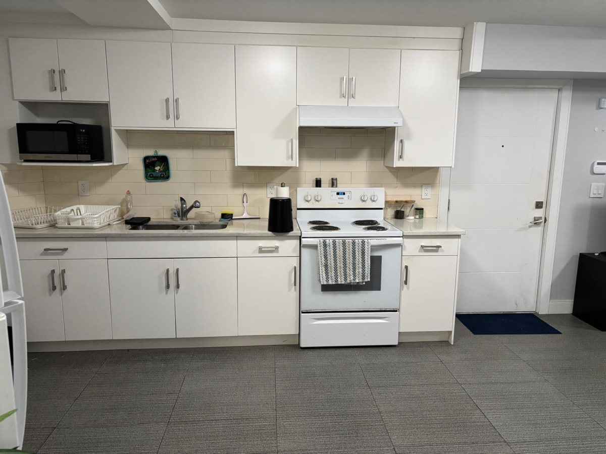 Hot Tub / Spa Photo of 11890 Gilmour Crescent, Delta, BC