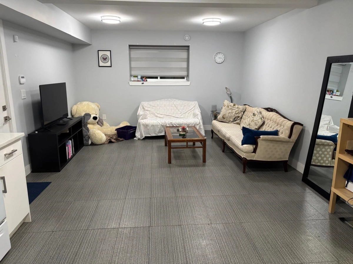 Swimming Pool Photo of 11890 Gilmour Crescent, Delta, BC