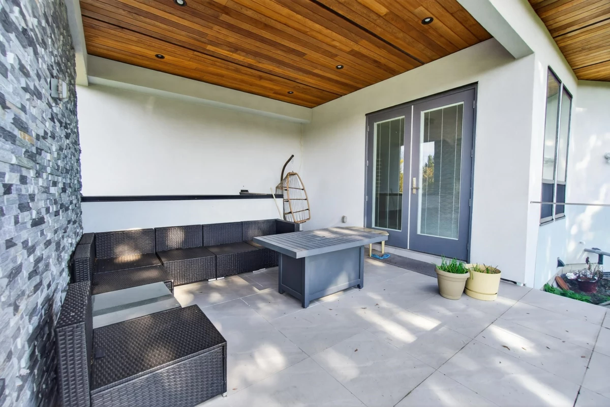 Walk-In Closet Photo of 11890 Gilmour Crescent, Delta, BC