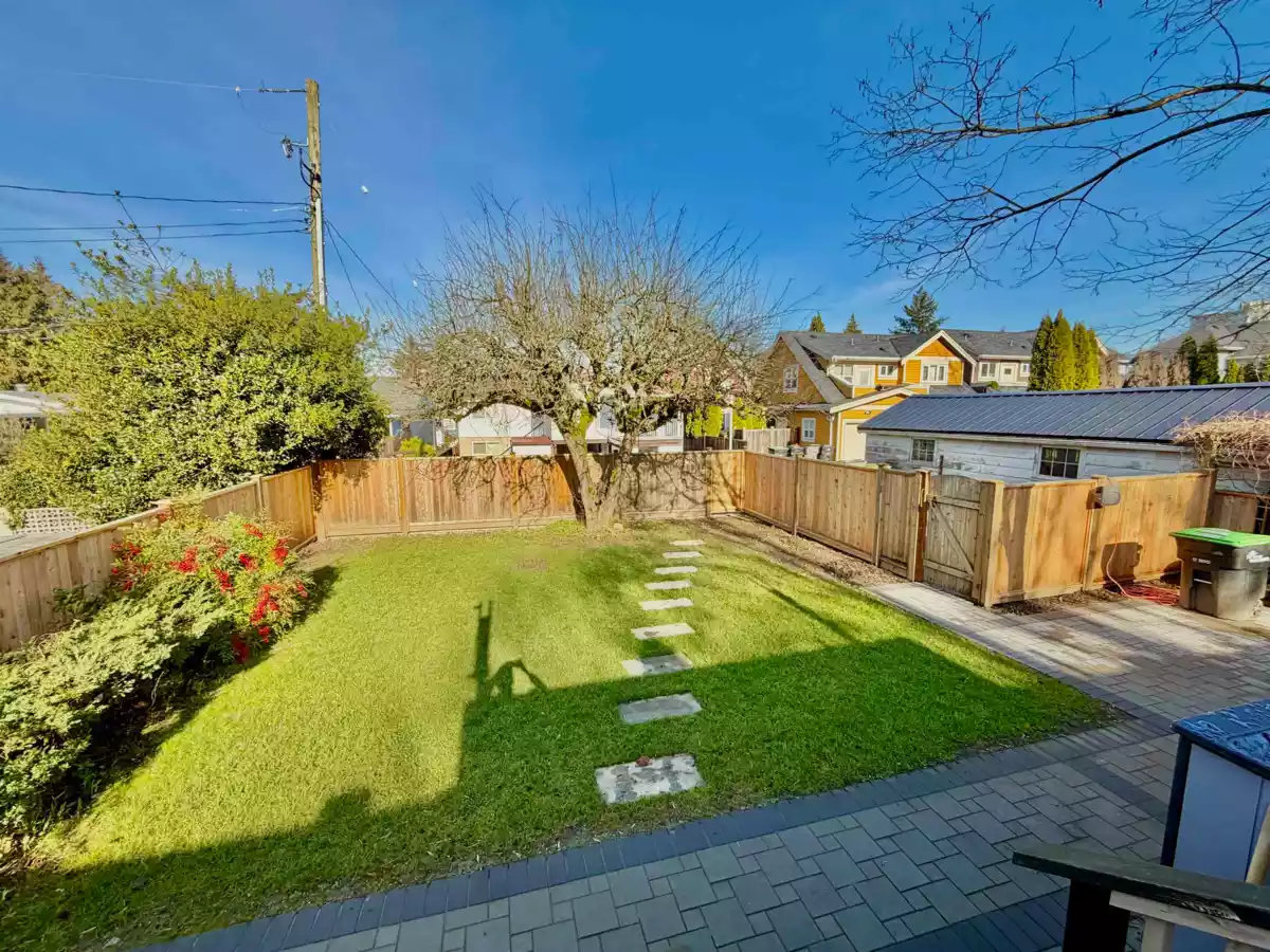 Hallway Photo of 1165 E 26th Avenue, Vancouver, BC