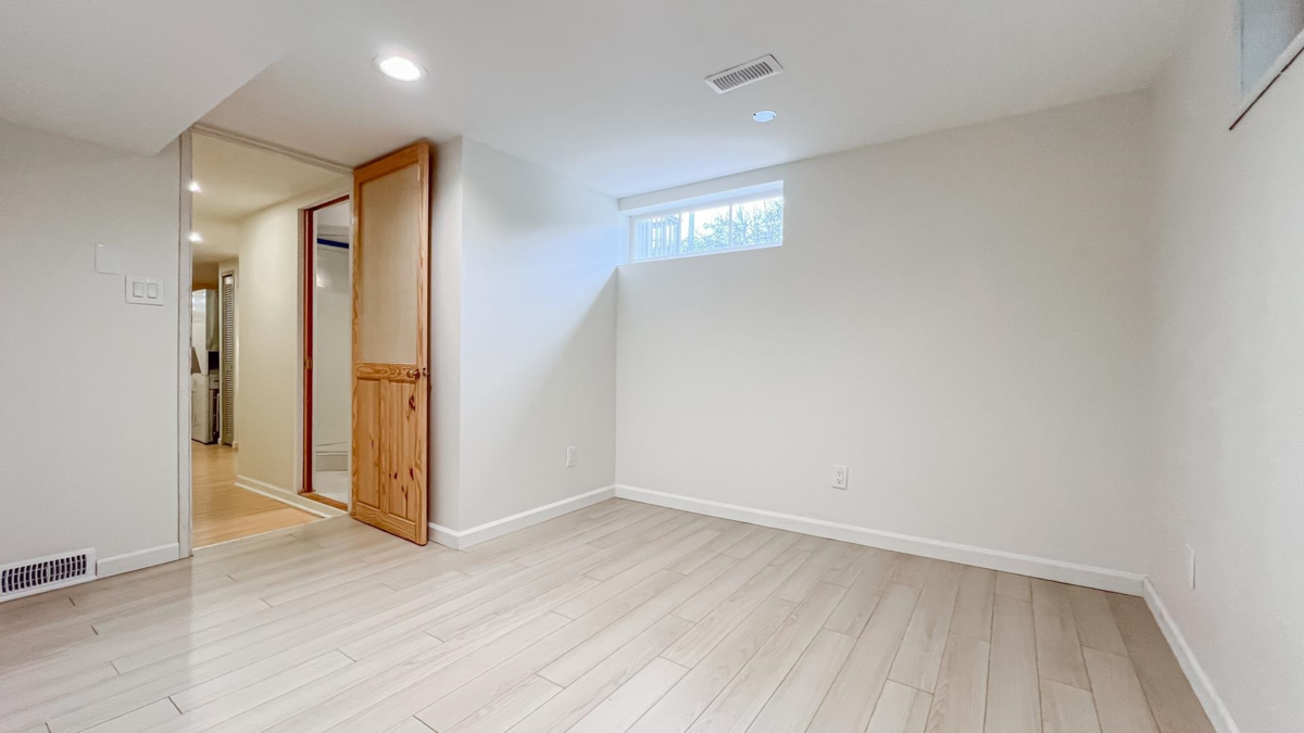 Powder Room Photo of 1165 E 26th Avenue, Vancouver, BC