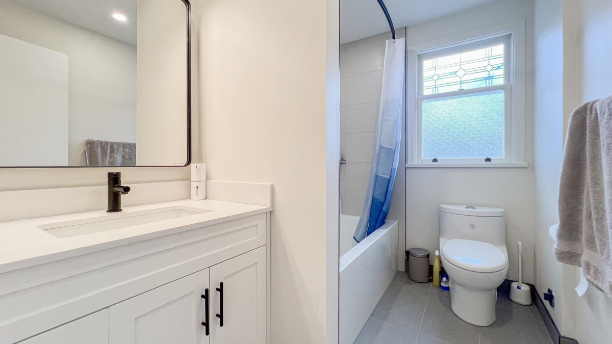 Walk-In Closet Photo of 1165 E 26th Avenue, Vancouver, BC