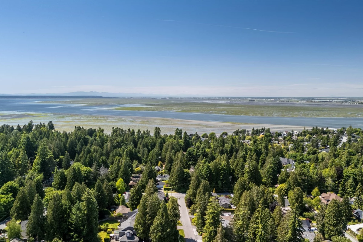 Fitness Center Photo Near 12522 26a Avenue, Surrey, BC