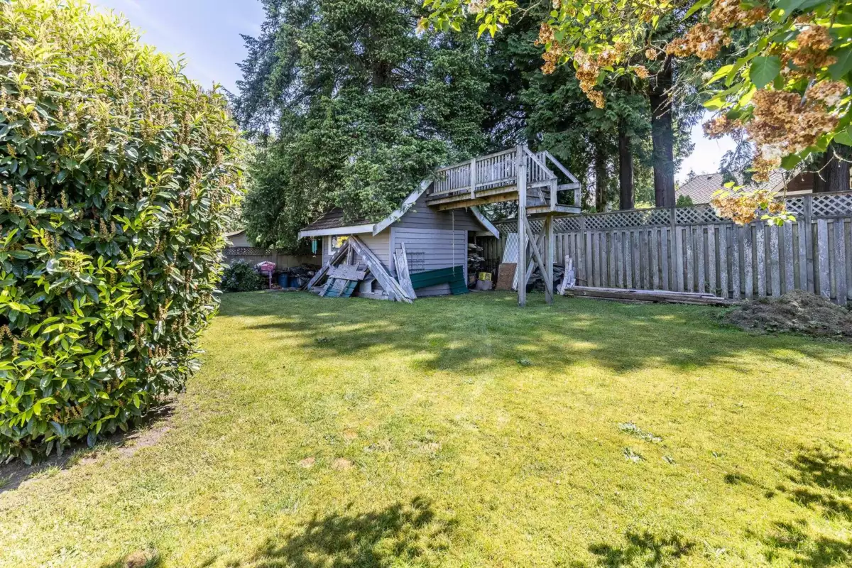 Hot Tub / Spa Photo of 12522 26a Avenue, Surrey, BC