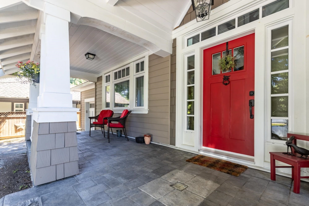 Living Room Photo of 12522 26a Avenue, Surrey, BC