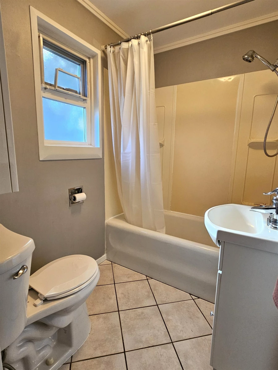 Breakfast Nook Photo of 1502 Depot Road, Squamish, BC