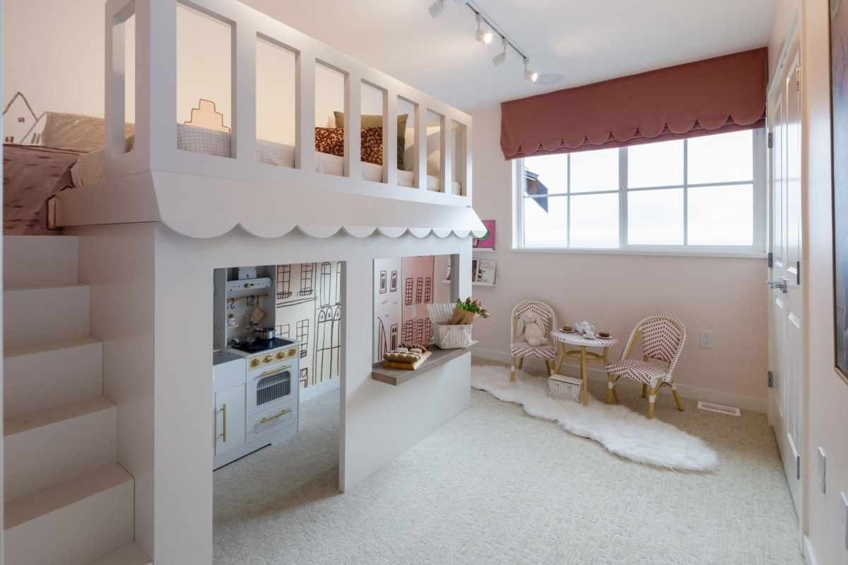 Family Room Photo of 111 3637 Sheffield Avenue, Coquitlam, BC