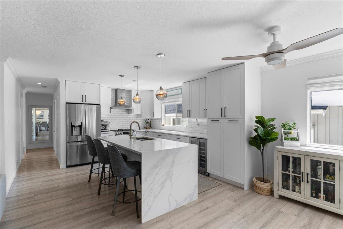 Dining Area Photo of 965 Keil Street, White Rock, BC