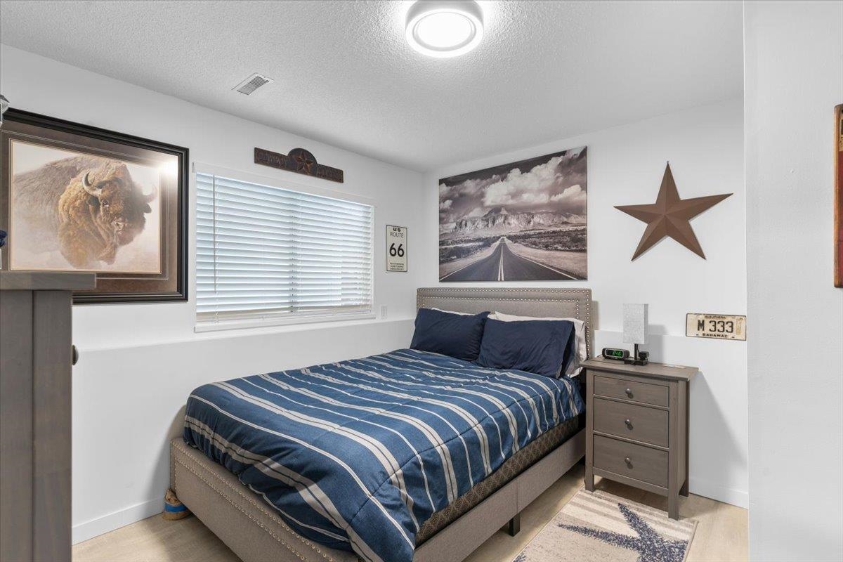 Entry Foyer Photo of 965 Keil Street, White Rock, BC
