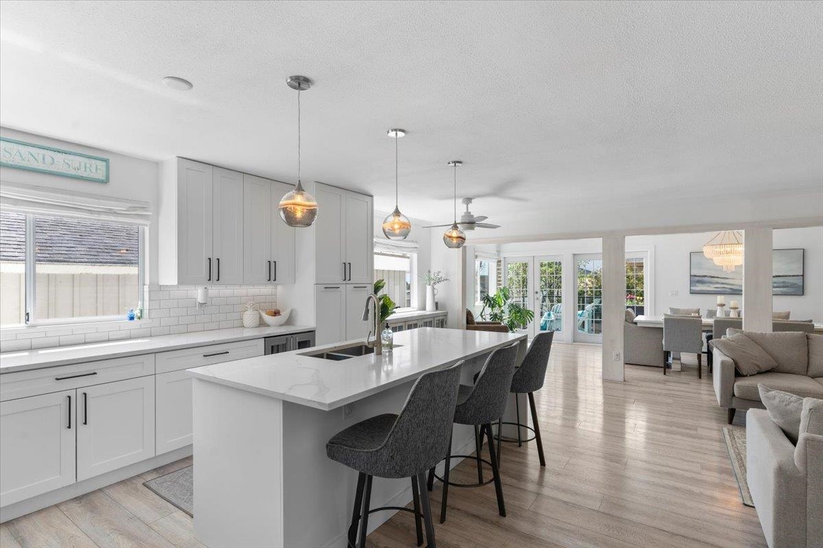 Family Room Photo of 965 Keil Street, White Rock, BC