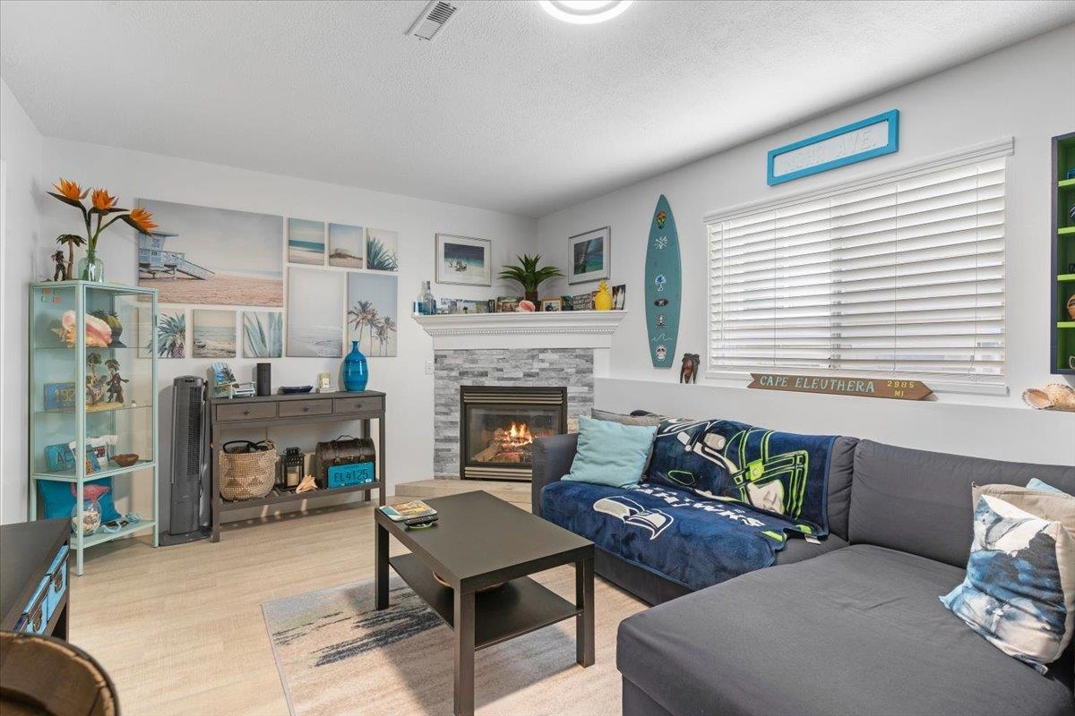 Laundry Room Photo of 965 Keil Street, White Rock, BC