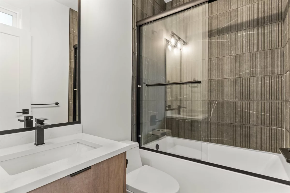 Entry Foyer Photo of 1616 Braid Road, Delta, BC