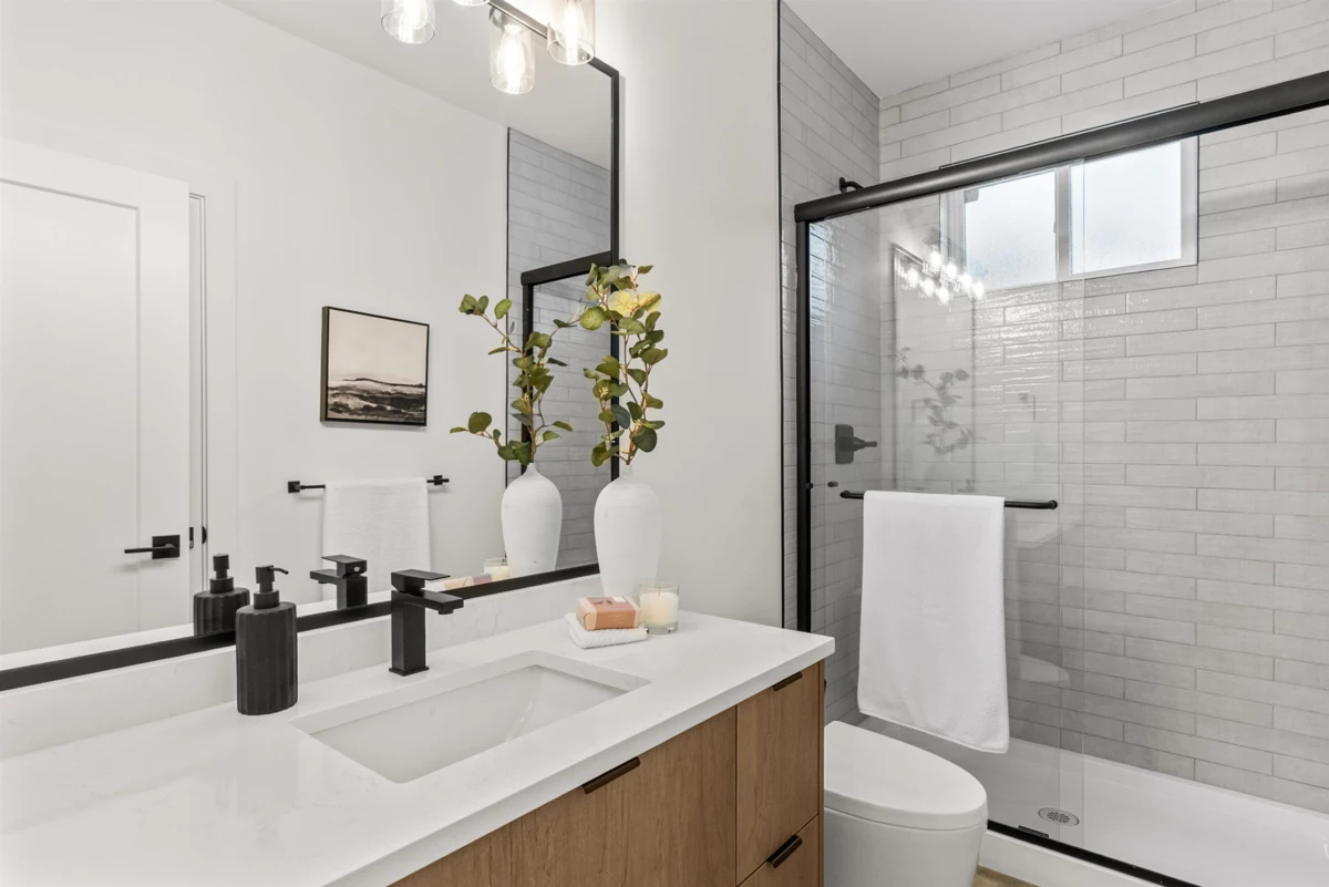 Laundry Room Photo of 1616 Braid Road, Delta, BC