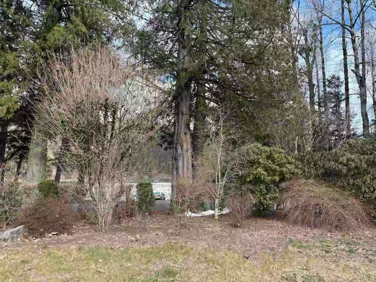 Primary Bathroom Photo of 689 Hazel Street, Hope, BC