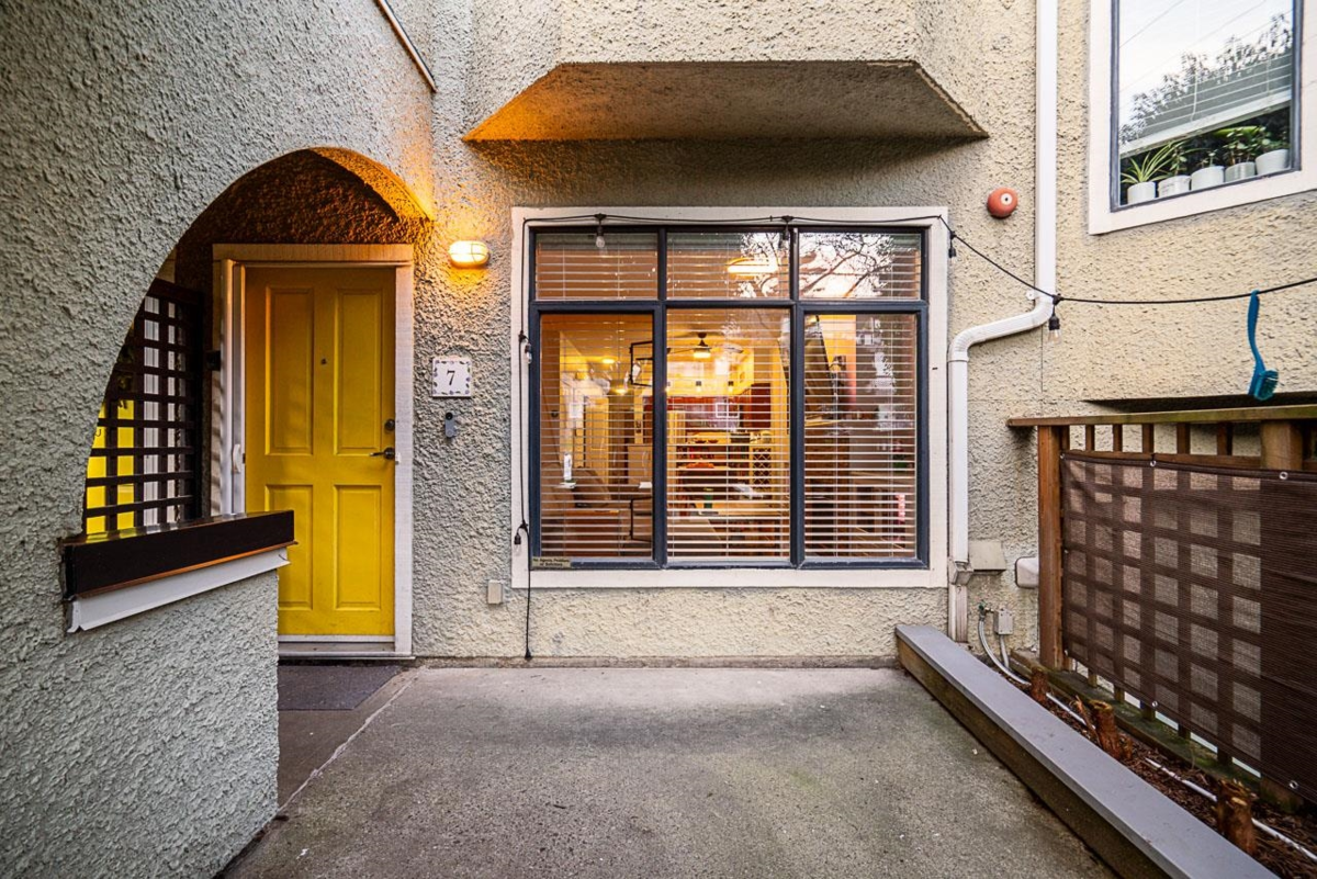 Family Room Photo of 7 221 Ash Street, New Westminster, BC