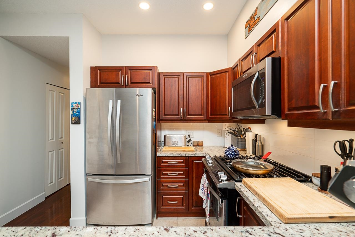 Guest Bathroom Photo of 7 221 Ash Street, New Westminster, BC