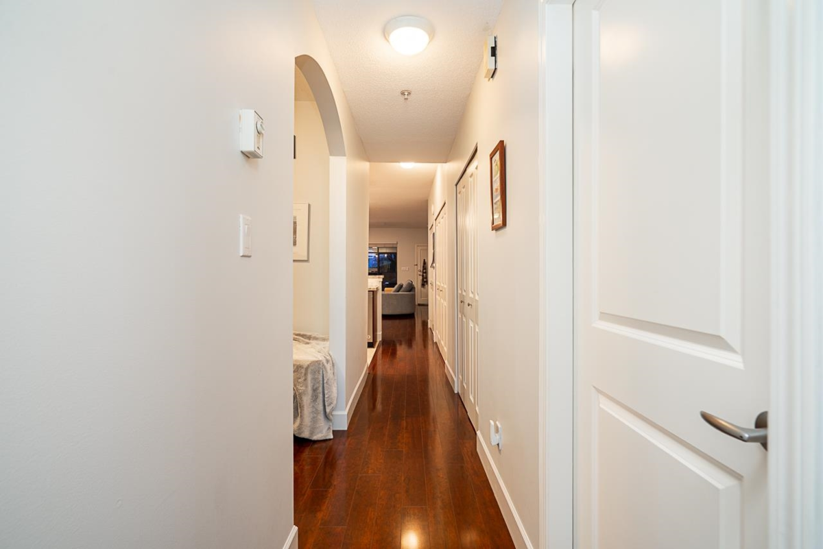 Hallway Photo of 7 221 Ash Street, New Westminster, BC