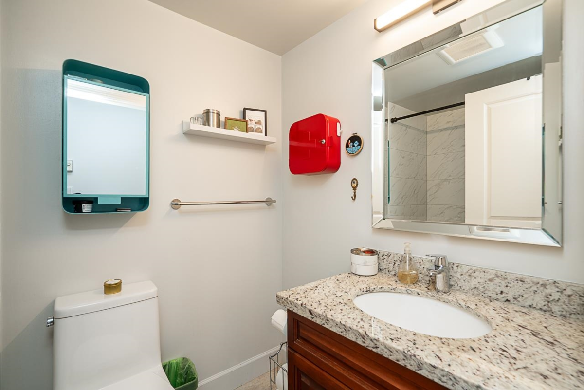 Mudroom Photo of 7 221 Ash Street, New Westminster, BC