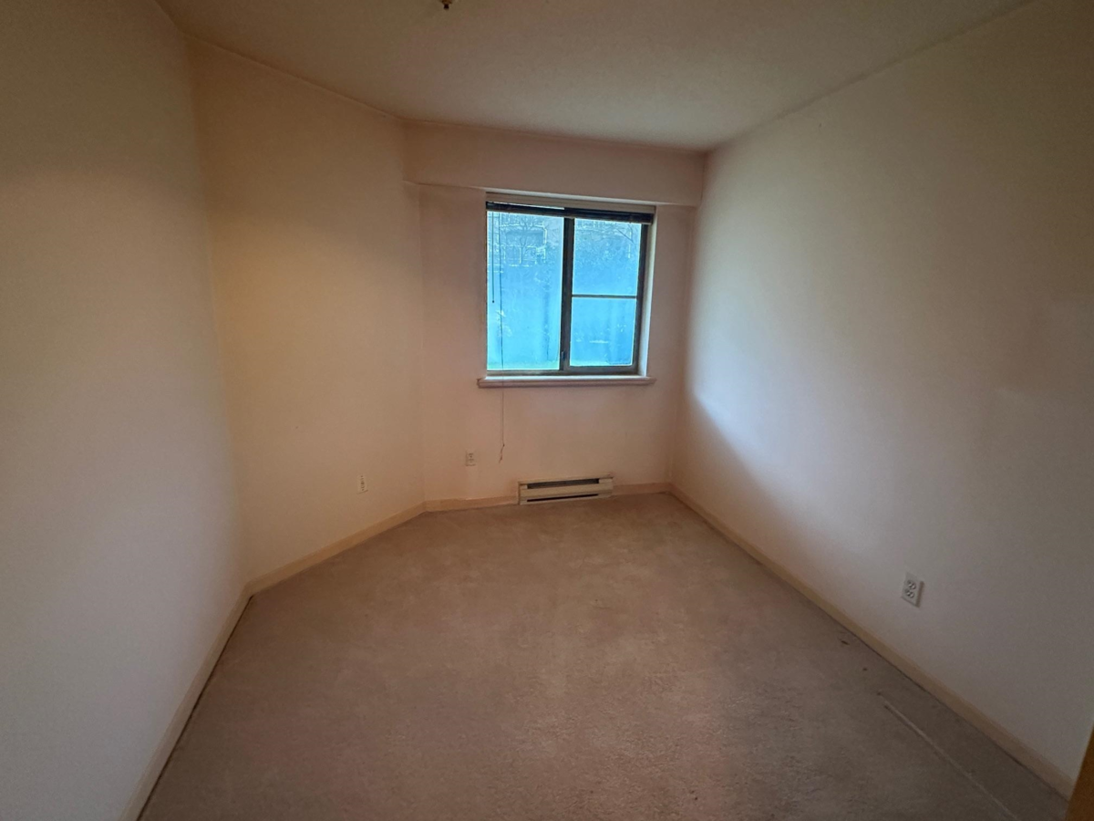 Kitchen Island Photo of 502 70 Richmond Street, New Westminster, BC