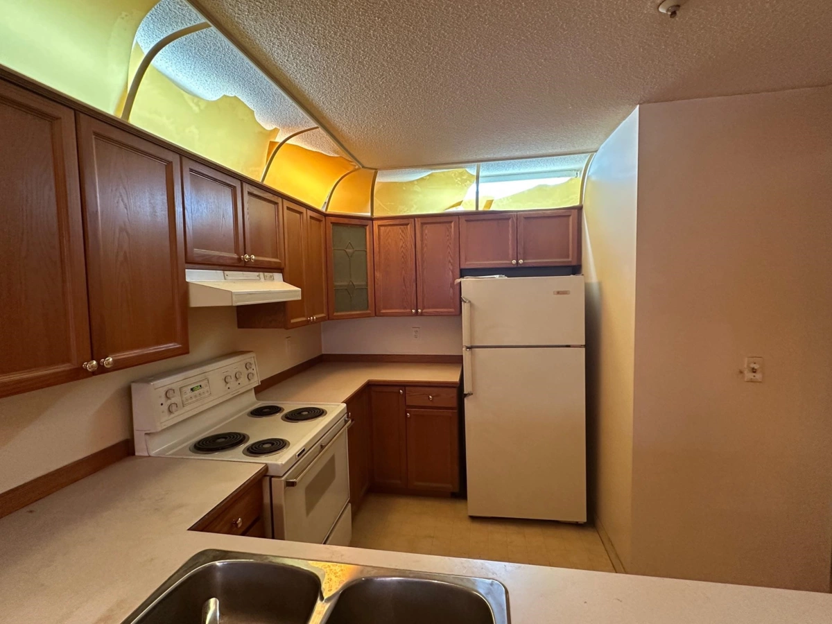 Living Room Photo of 502 70 Richmond Street, New Westminster, BC