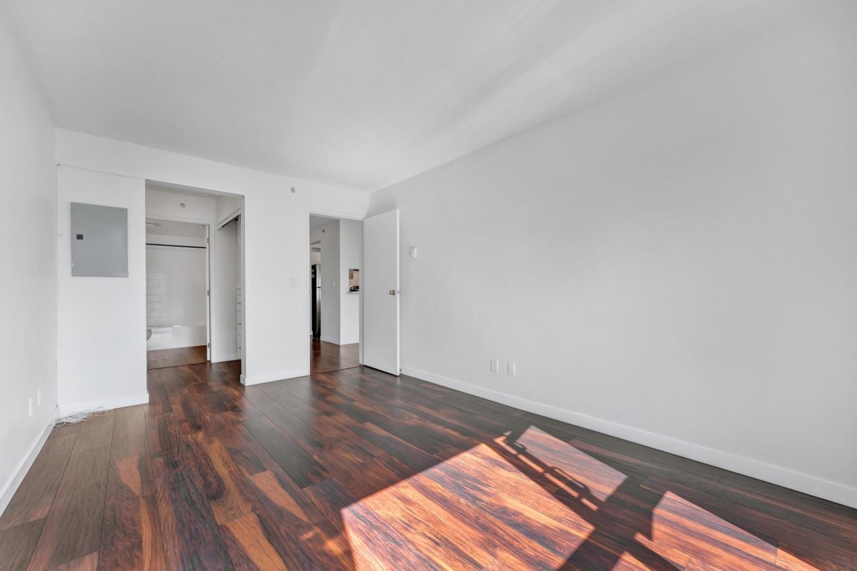 Guest Bathroom Photo of 803 9830 Whalley Boulevard, Surrey, BC