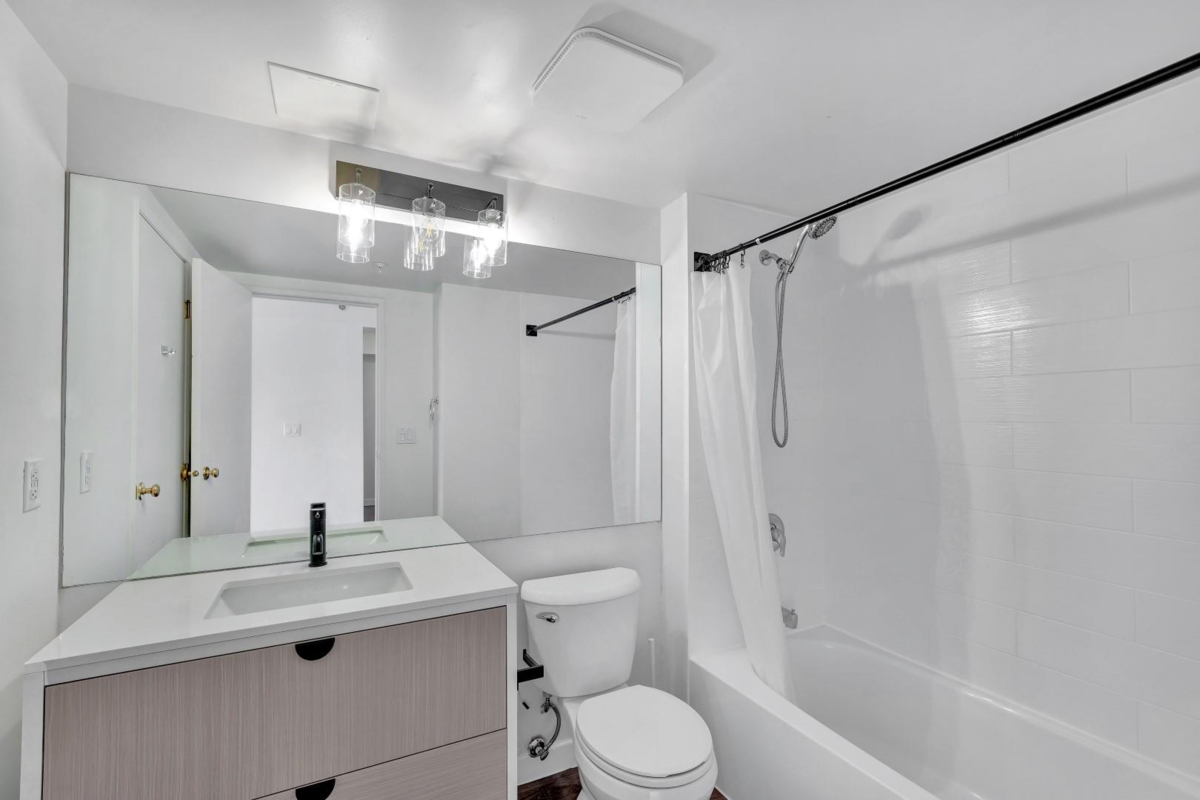 Laundry Room Photo of 803 9830 Whalley Boulevard, Surrey, BC