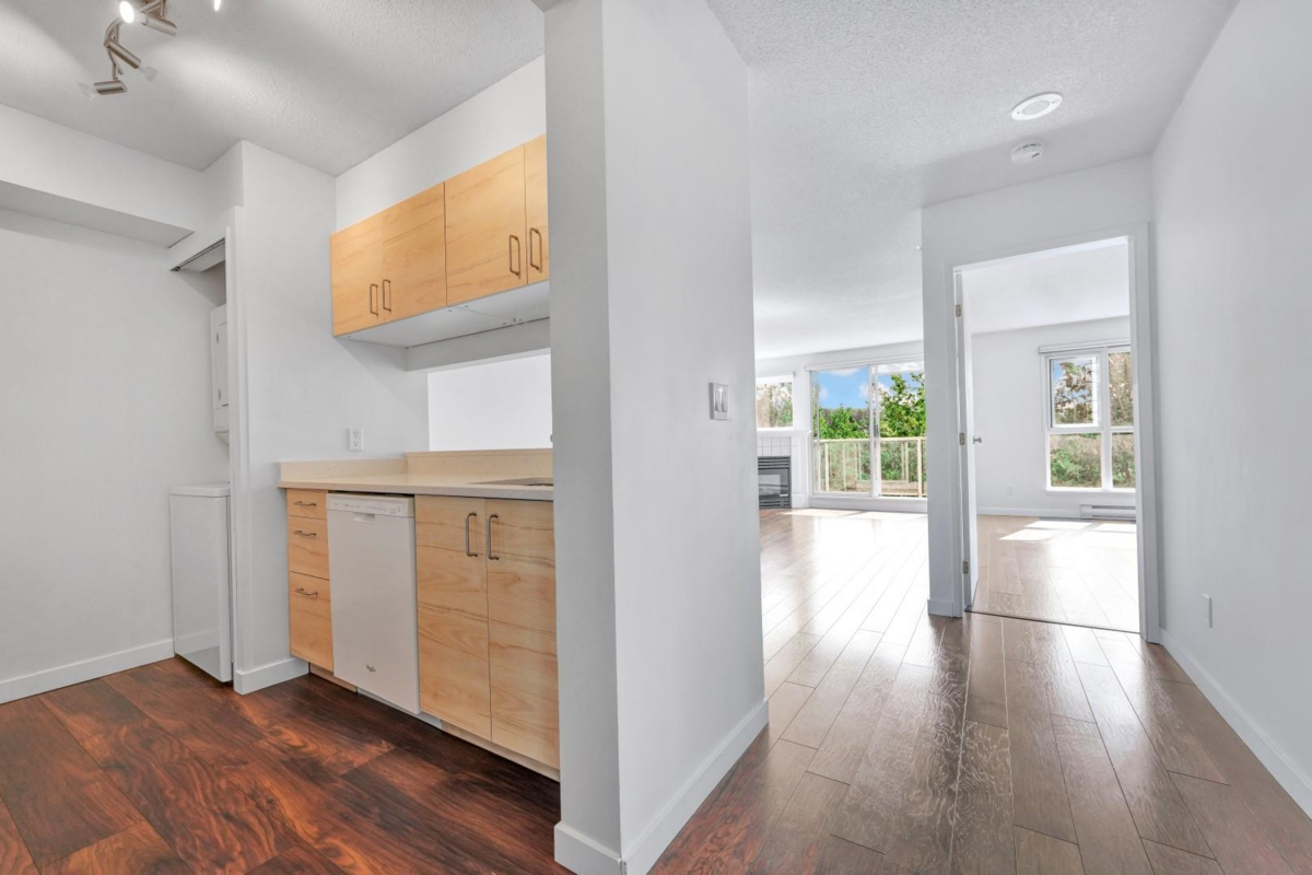 Living Room Photo of 803 9830 Whalley Boulevard, Surrey, BC