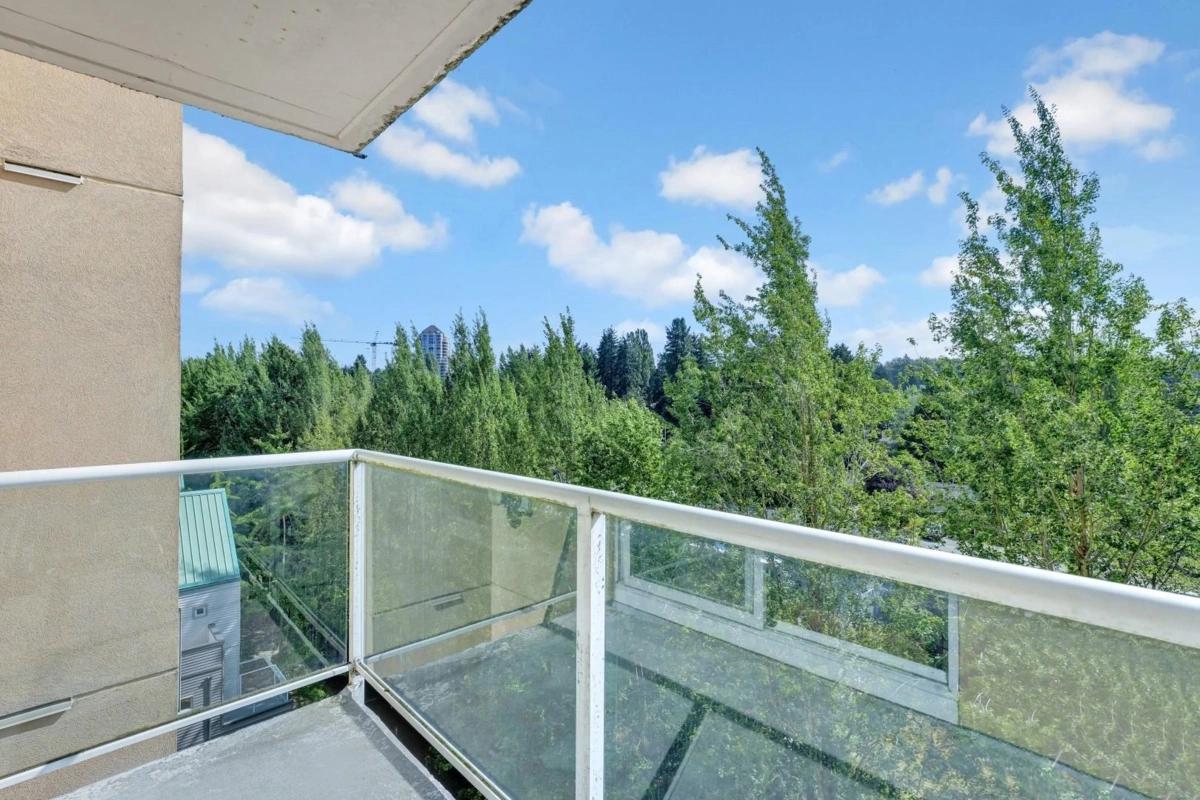 Mudroom Photo of 803 9830 Whalley Boulevard, Surrey, BC