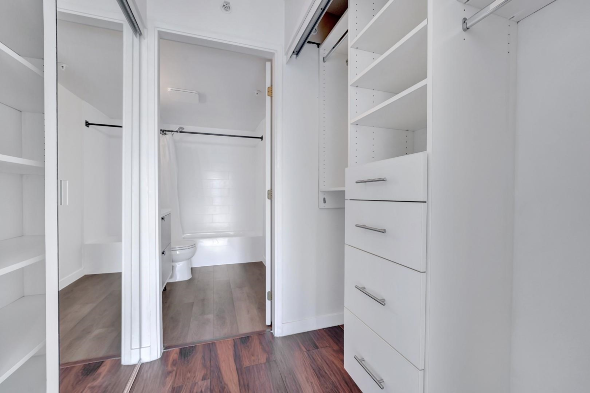 Office / Den Photo of 803 9830 Whalley Boulevard, Surrey, BC