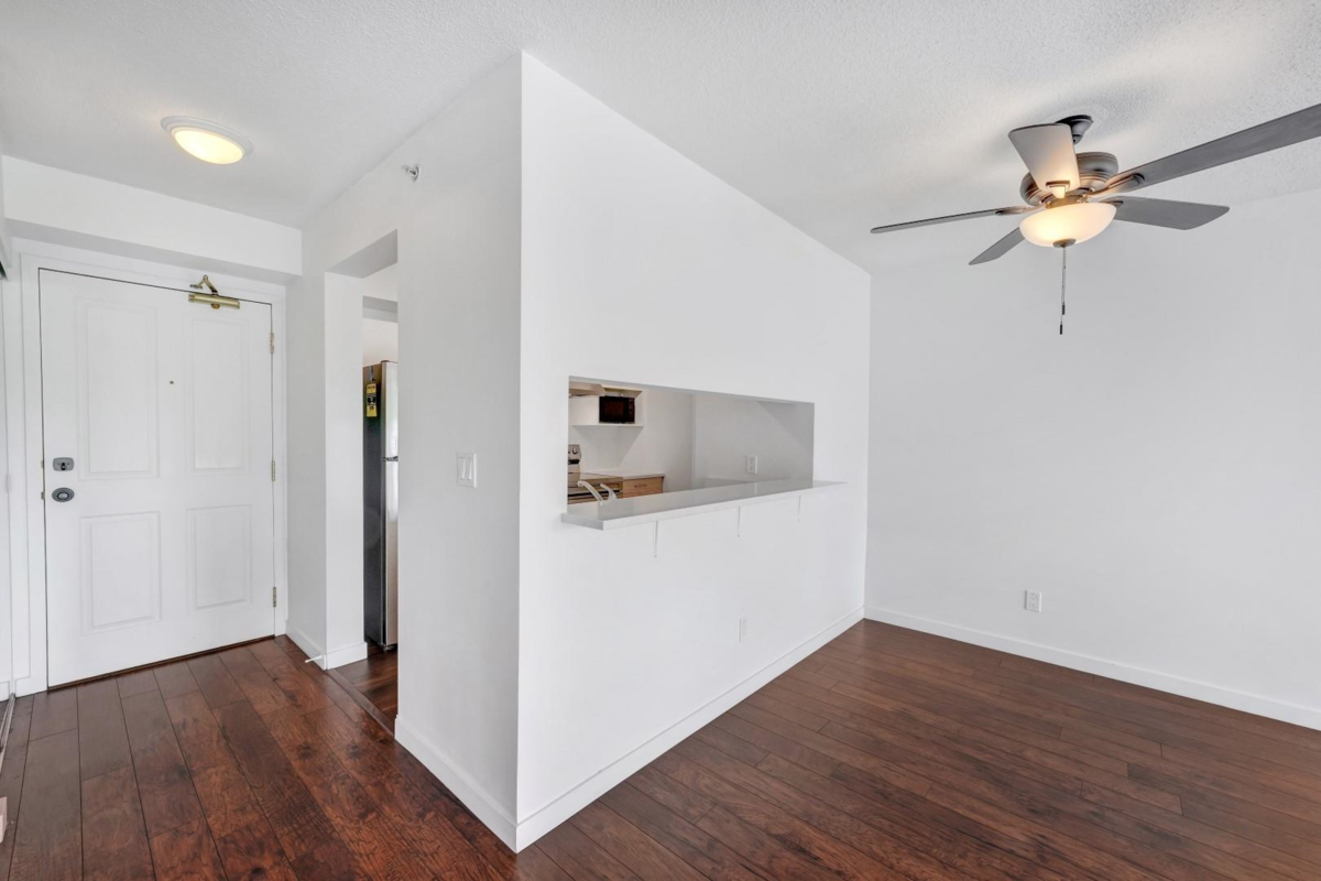 Pantry Photo of 803 9830 Whalley Boulevard, Surrey, BC