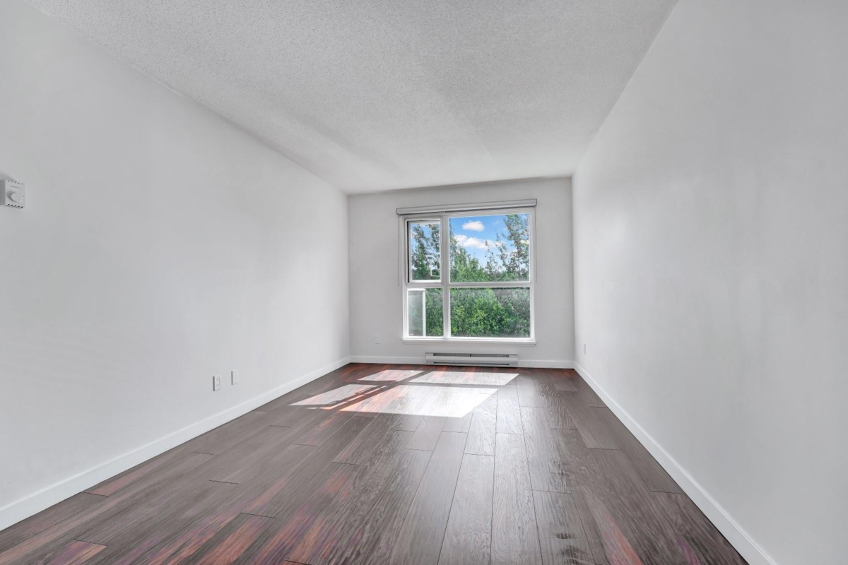 Powder Room Photo of 803 9830 Whalley Boulevard, Surrey, BC