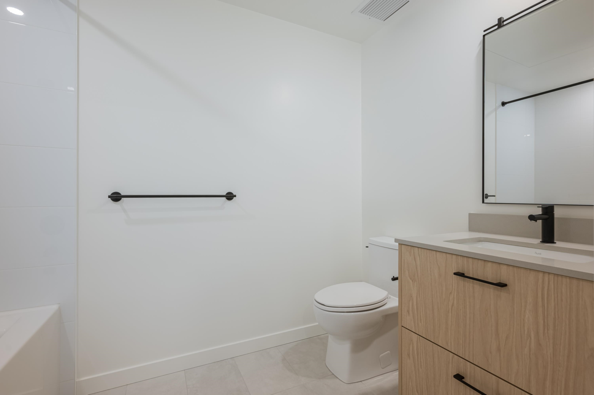 Entry Foyer Photo of 204 27215 Aldergrove Town Centre Drive, Langley, BC